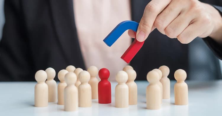 حملات إعادة الاستهداف