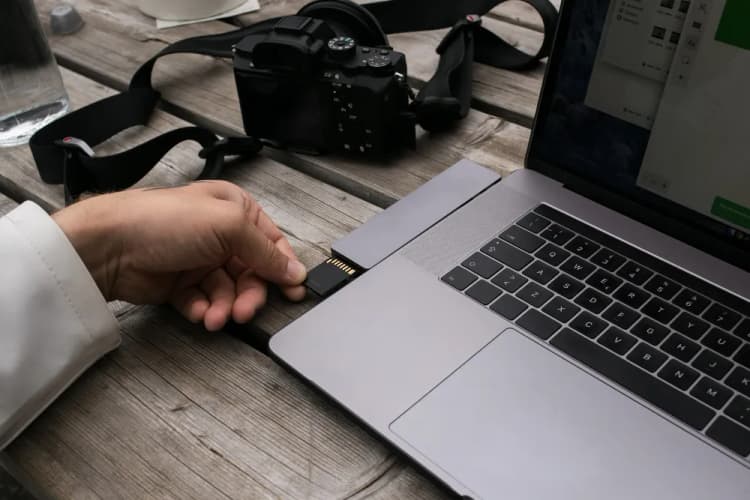 إنتاج المحتوى الإعلاني بالدفعات لتيك توك